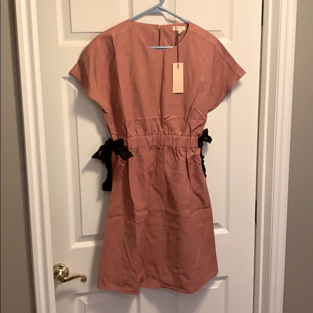 NWT Gilli paper bag dress with side ties